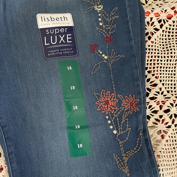Size 18 Bandolino embroidered cropped jeans - Picture 1 of 7